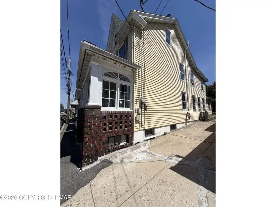 230 W Early Avenue, Coaldale, PA 18218 - #3