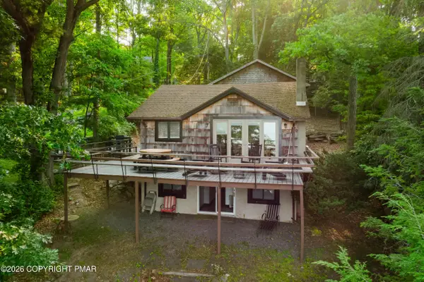 101 Antler Ridge Court, Hawley, PA 18428
