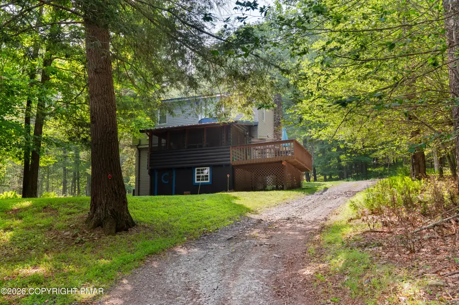 962 Rt 507, Greentown, PA 18426 - #2
