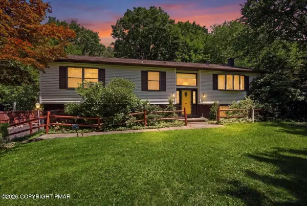 3 Devonshire Lane, Mount Pocono, PA 18344