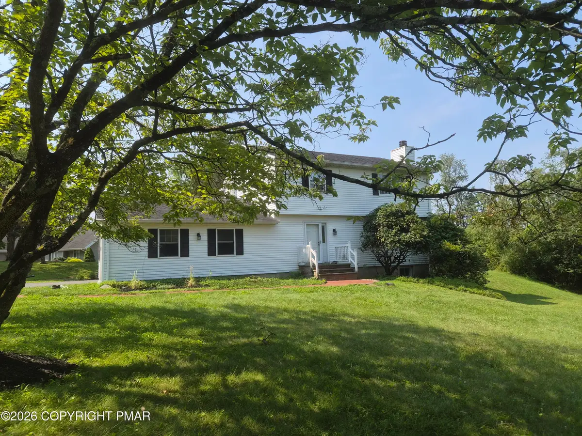 16 Spring Lake Drive, East Stroudsburg, PA 18301 - #1