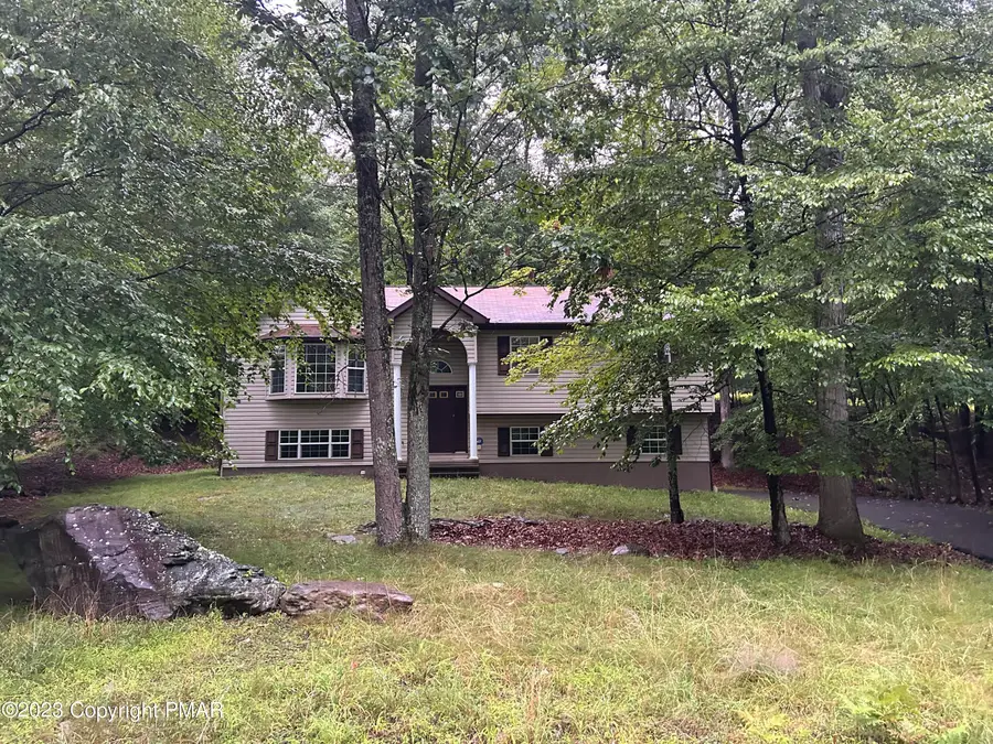 1147 Hunters Woods Drive, East Stroudsburg, PA 18301 - #3