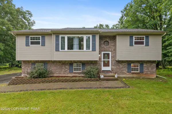 2210 S Rocky Mountain Drive, Effort, PA 18330