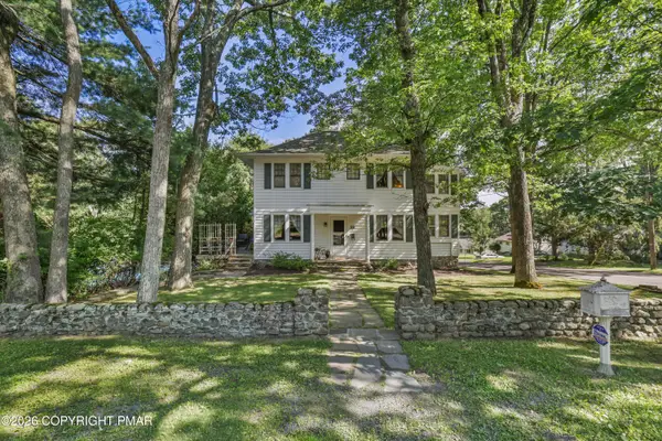 55 Center Avenue, Mount Pocono, PA 18344