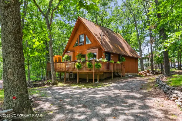 5218 Woodbridge Drive E, Bushkill, PA 18324