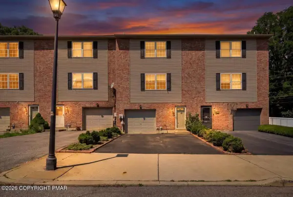 13 Jazz Circle, Whitehall, PA 18052