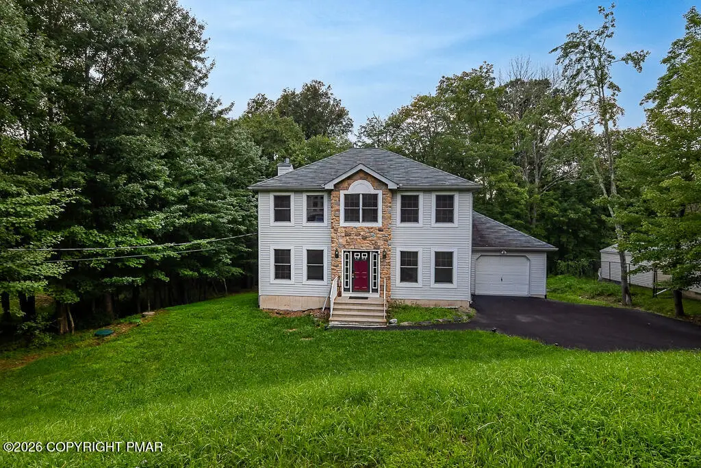 1208 Falls Road, Bushkill, PA 18324 - #1