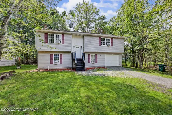 8440 Bear Trail Drive, Tobyhanna, PA 18466