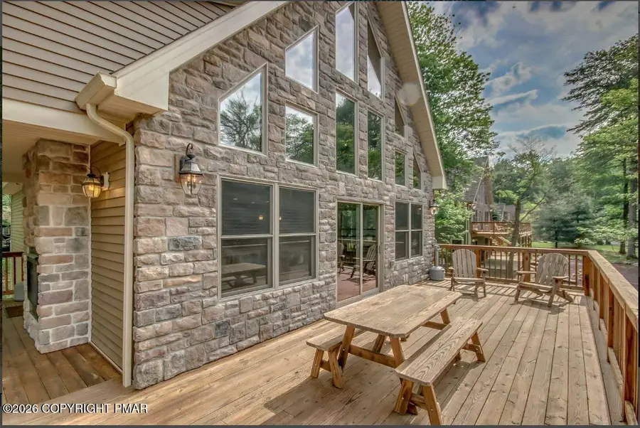 112 Pineknoll Drive, Lake Harmony, PA 18624 - #2