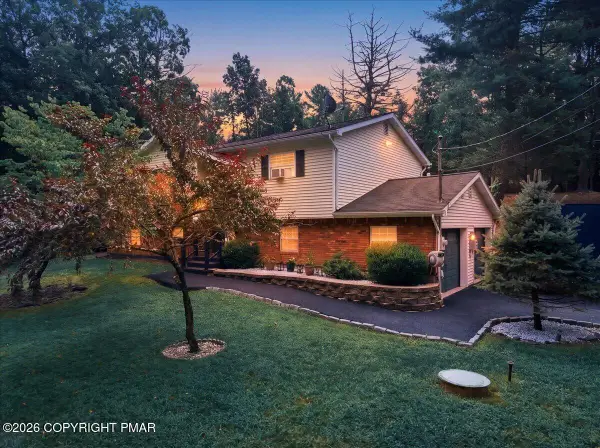 2434 Woodcrest Drive, East Stroudsburg, PA 18302