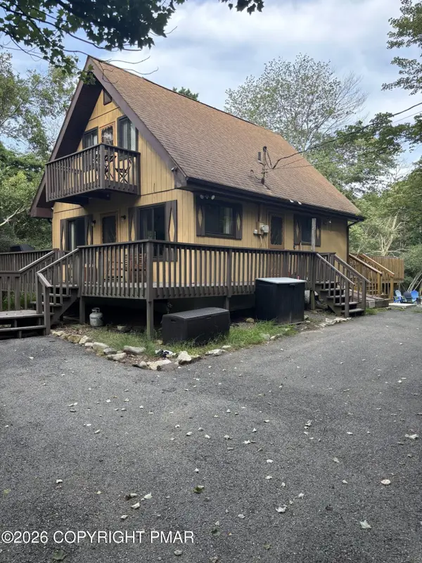 278 Cedar Drive, Long Pond, PA 18334