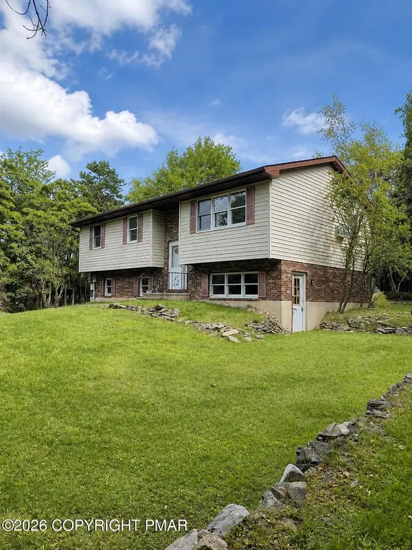 1793 Allegheny Drive, Blakeslee, PA 18610