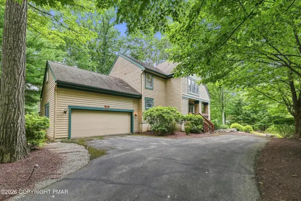 109 Creekside Road, Buck Hill Falls, PA 18323