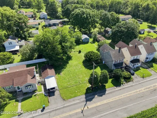 41 Friedensthal Avenue, Nazareth, PA 18064