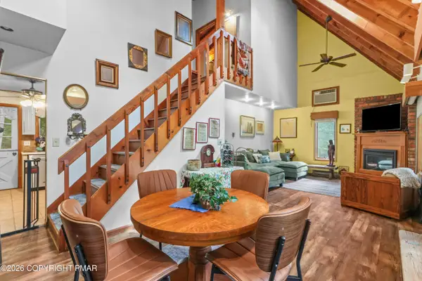 424 Saunders Drive, Bushkill, PA 18324