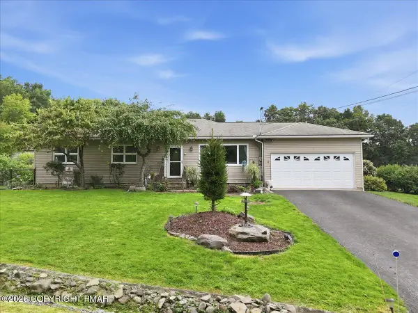 9 Overbrook Estate, Dallas, PA 18612