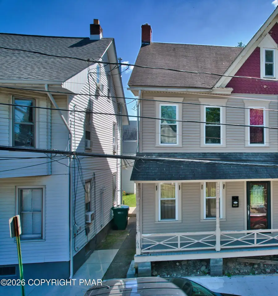 913 Sarah Street, Stroudsburg, PA 18360 - #2