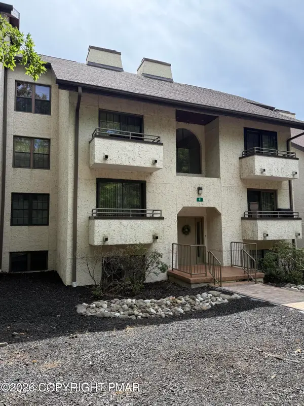 41 Midlake Drive, Lake Harmony, PA 18624