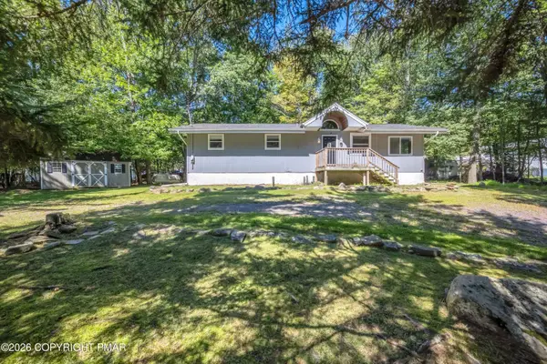 5262 Holiday Drive, Pocono Summit, PA 18346