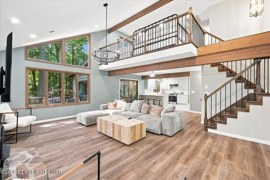 184 Sir Bradford Road, Blakeslee, PA 18610 - #2