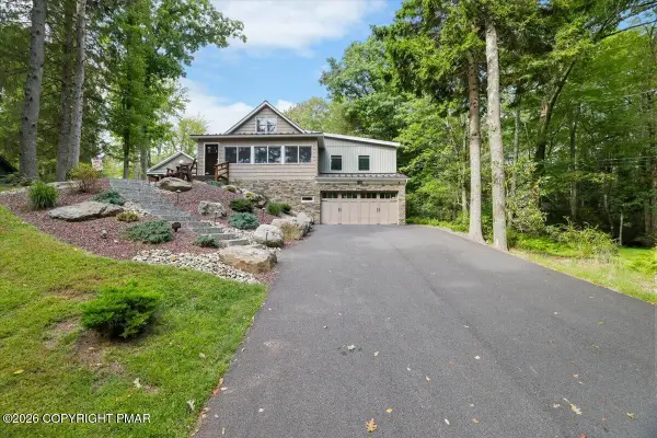 148 N Lake Drive, Lake Harmony, PA 18624