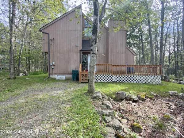 9840 Deerwood Drive, Tobyhanna, PA 18466
