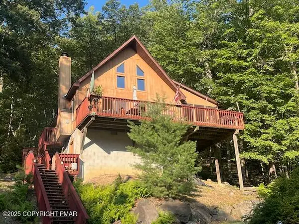 6457 Decker Road, Bushkill, PA 18324