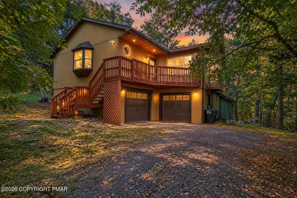 3132 Bear Road, Bushkill, PA 18324