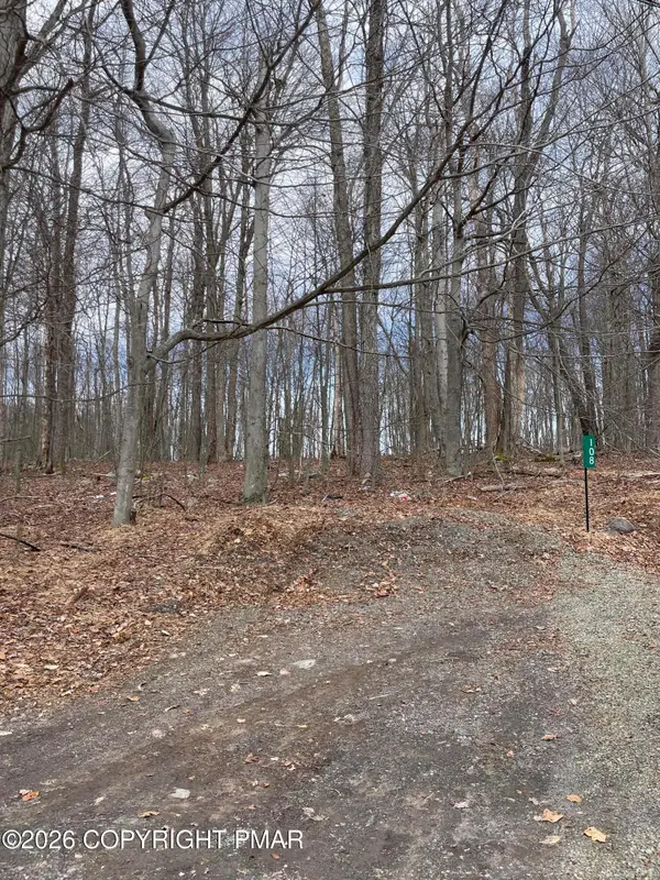 105-107 Meloni Drive E, Tobyhanna, PA 18466