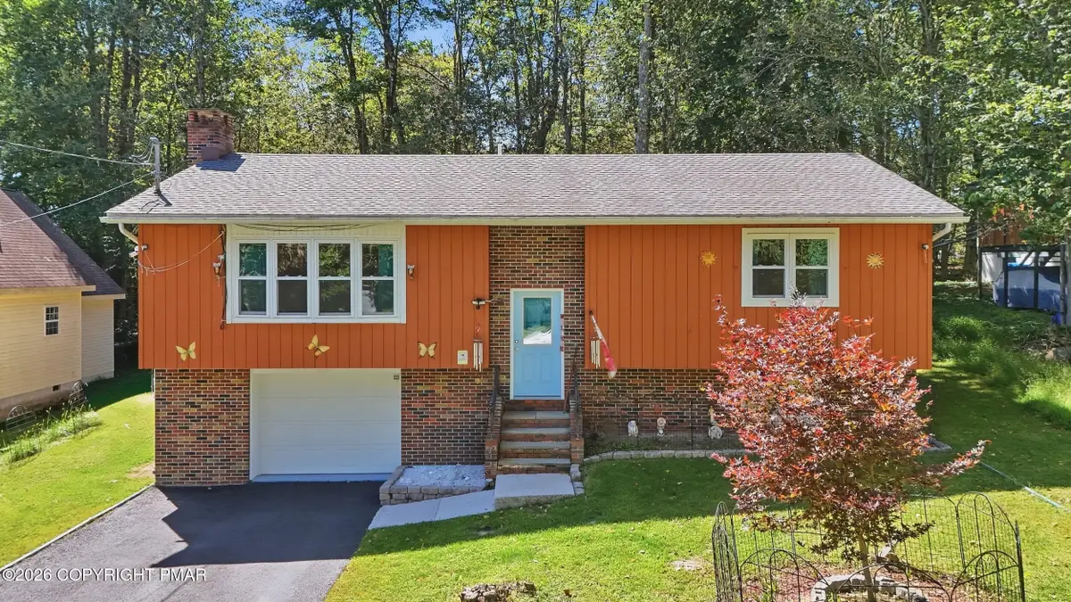 8466 Bumble Bee Way, Tobyhanna, PA 18466 - #1
