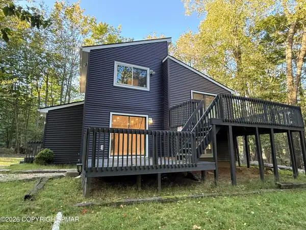 2914 Fairhaven Drive, Tobyhanna, PA 18466