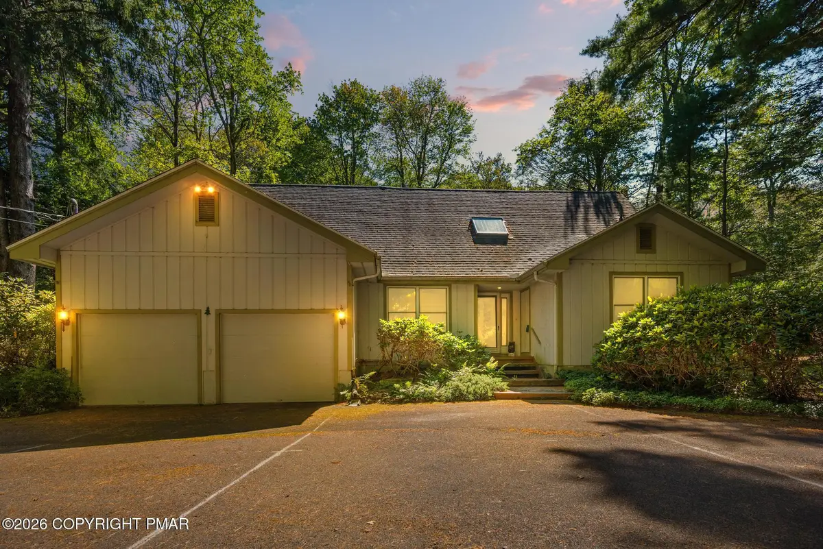 205 Moon Lit Trail, Pocono Pines, PA 18350 - #1