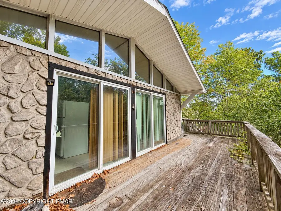 156 Kittatinny Drive, Bushkill, PA 18324 - #2