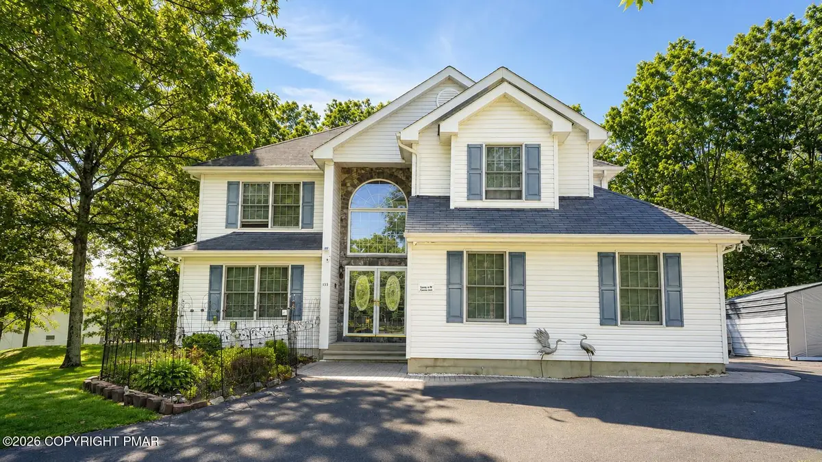 135 Mountain Top Circle, Bushkill, PA 18324 - #1