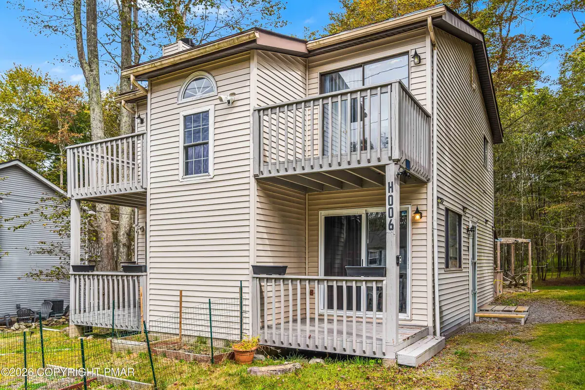 1053 Country Place Drive, Tobyhanna, PA 18466 - #1