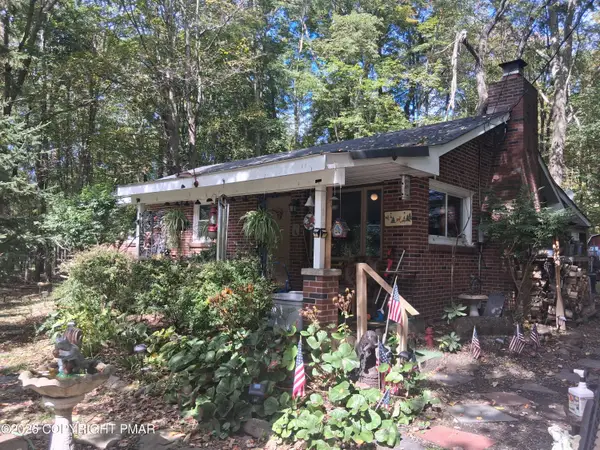 111 Owassa Drive, Pocono Lake, PA 18347