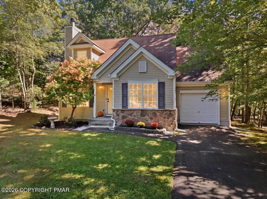 6105 Braintree Drive, Bushkill, PA 18324 - #2