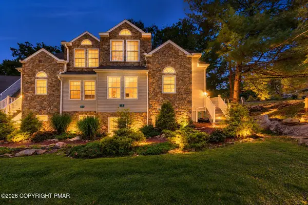 12 Beachwood Court, Lake Harmony, PA 18624