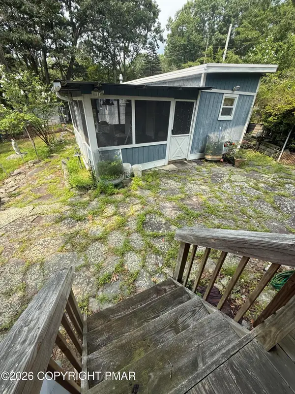 305 Papoose Drive, East Stroudsburg, PA 18302