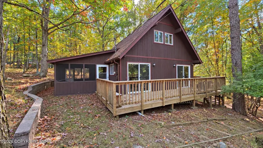 1095 Deer Run E, Bushkill, PA 18324 - #2