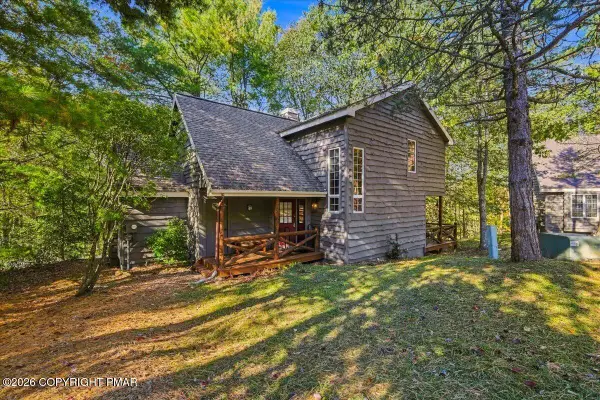 53 Aspenwall, Lake Harmony, PA 18624