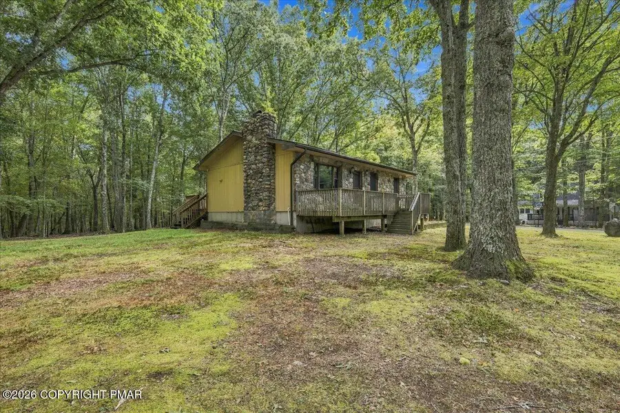 184 Swallow Circle, Bushkill, PA 18324 - #2