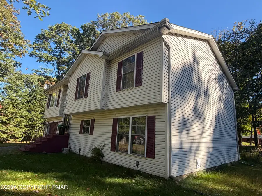 5257 Hummingbird Drive, Pocono Summit, PA 18346 - #3