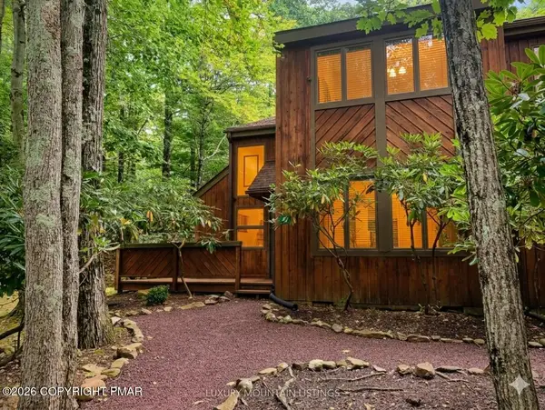 47 Warbler Court, Lake Harmony, PA 18624