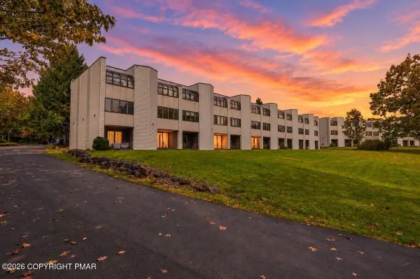 146 Foxfire Drive, Mount Pocono, PA 18344