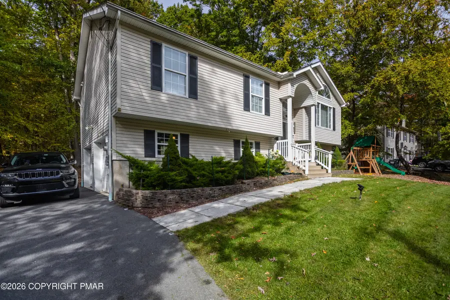1111 Hunters Woods Drive, East Stroudsburg, PA 18301 - #3