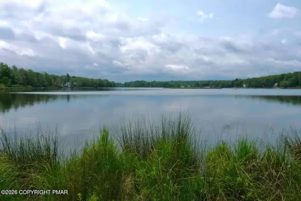 Waterfront Dr 448 Drive, Tobyhanna, PA 18466