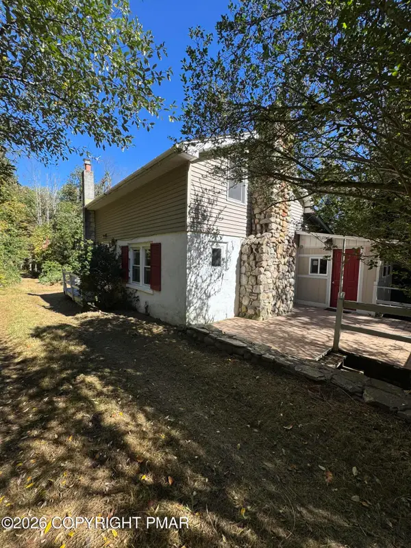 144 Farview Road, Dingmans Ferry, PA 18328