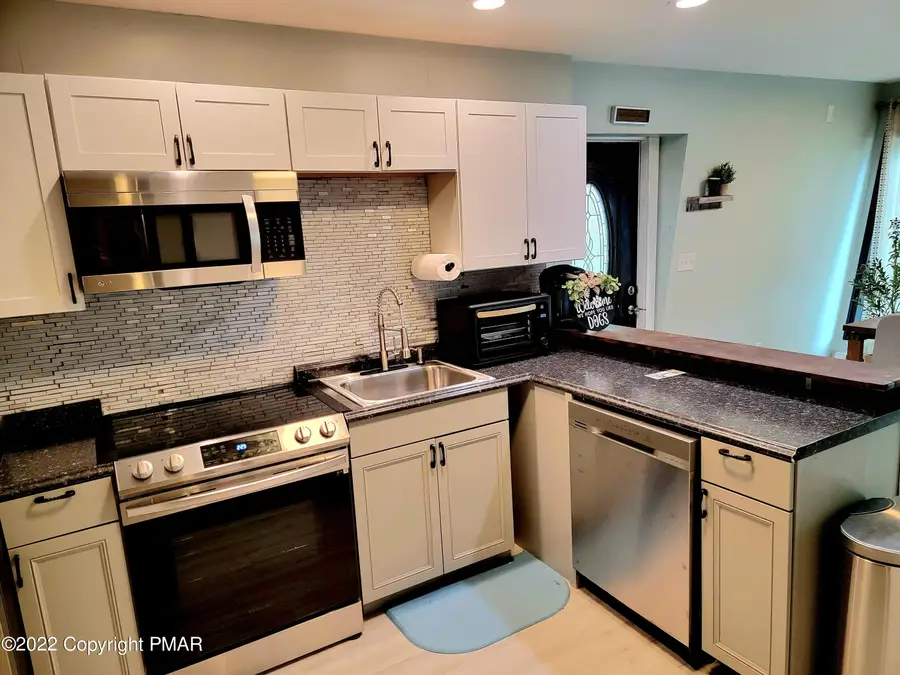 1150 Country Place Drive, Tobyhanna, PA 18466 - Image #2