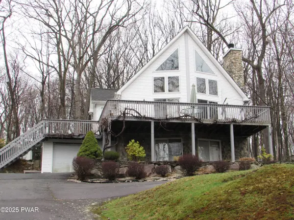 169 N Lake Drive, Dingmans Ferry, PA 18328